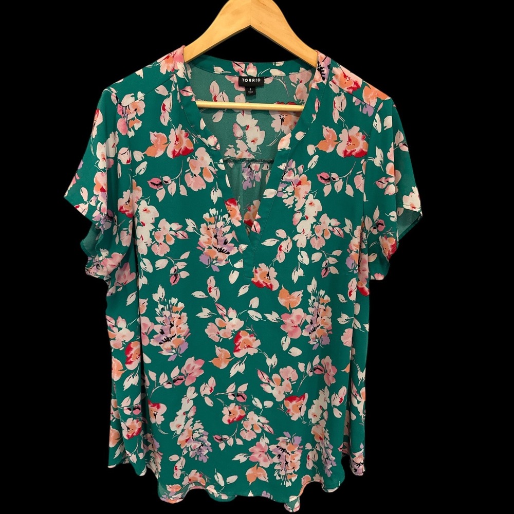 Torrid Green Floral Georgette Split Neck Blouse Top Plus Size 1 1X Lightweight